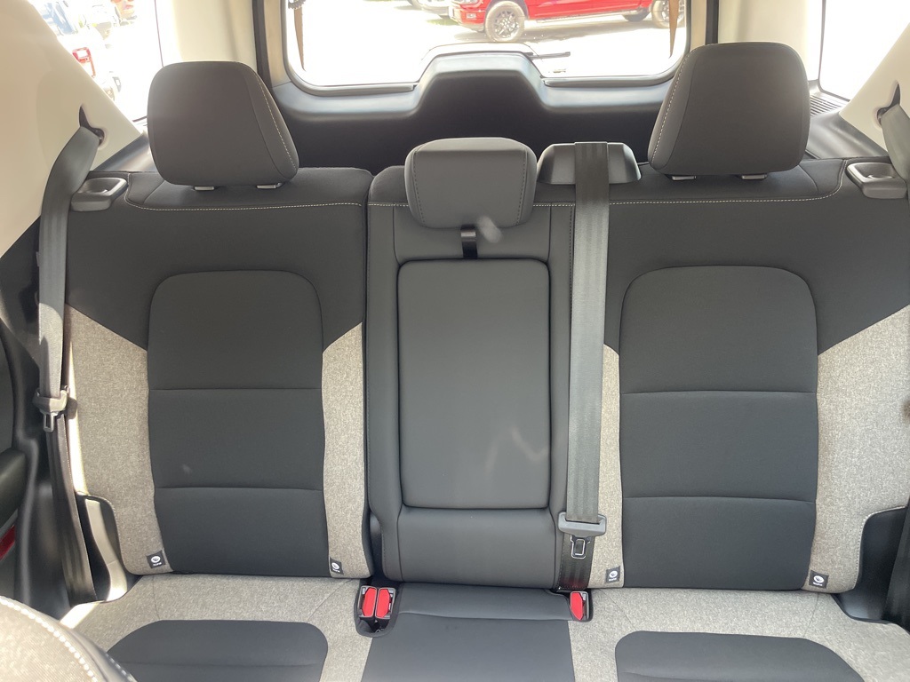 Vehicle image 15 of 40