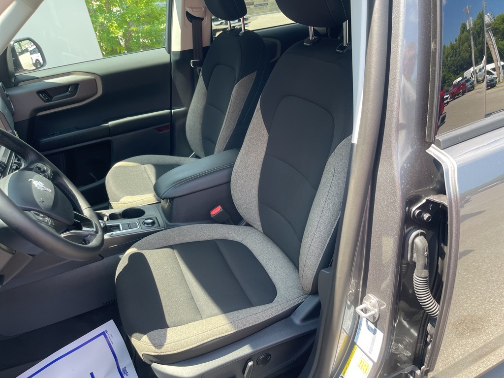 Vehicle image 13 of 40