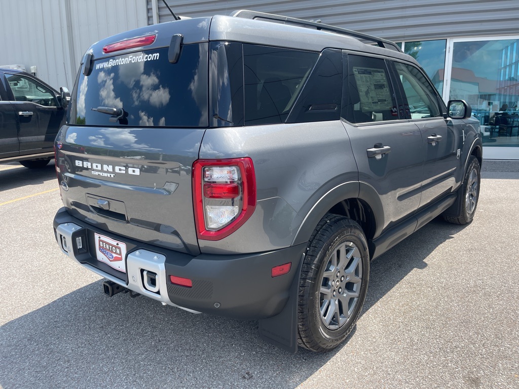 Vehicle image 5 of 40