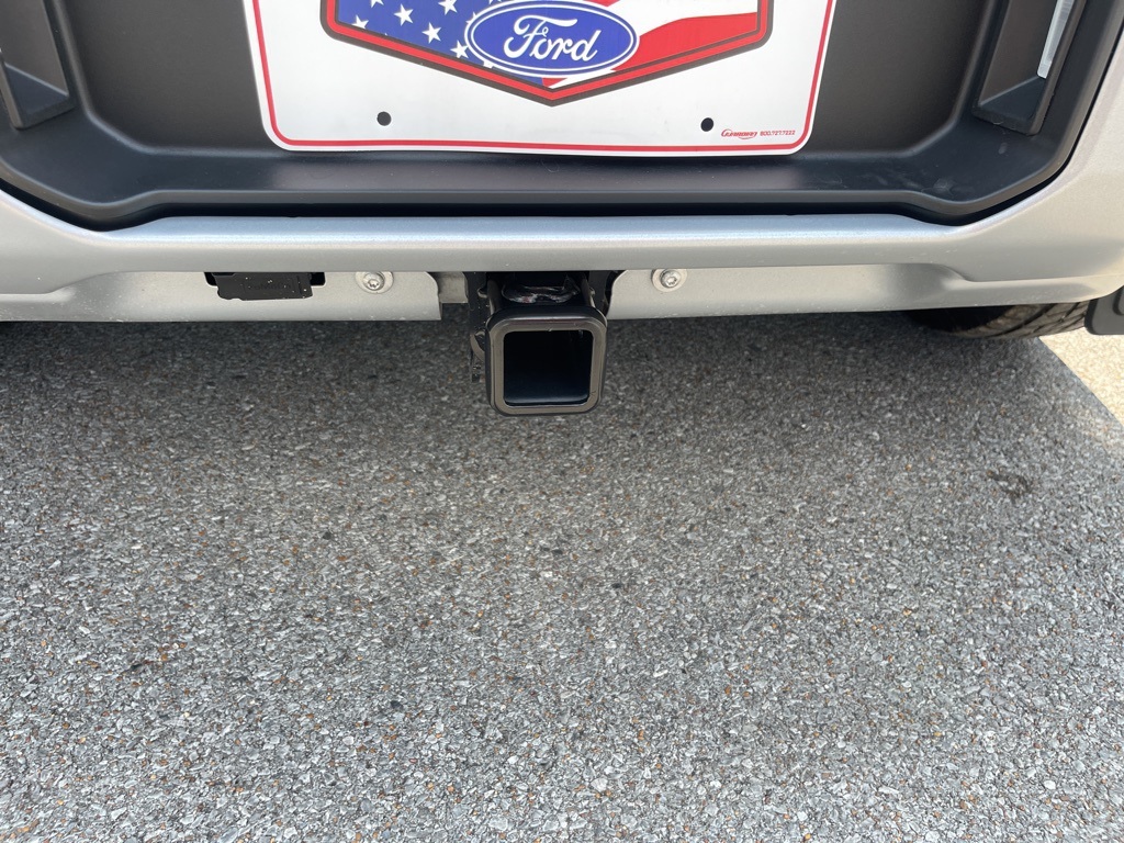 Vehicle image 10 of 40