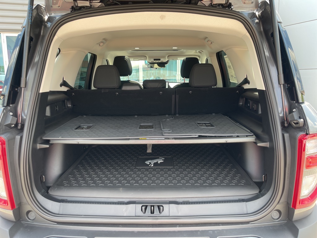Vehicle image 9 of 40
