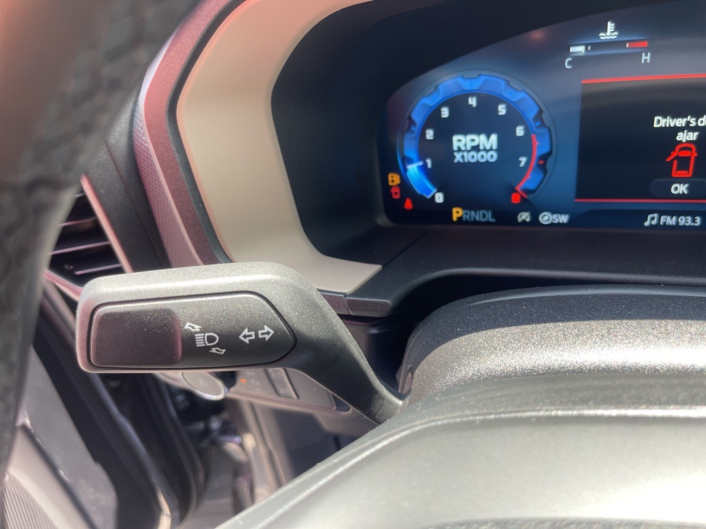Vehicle image 21 of 40