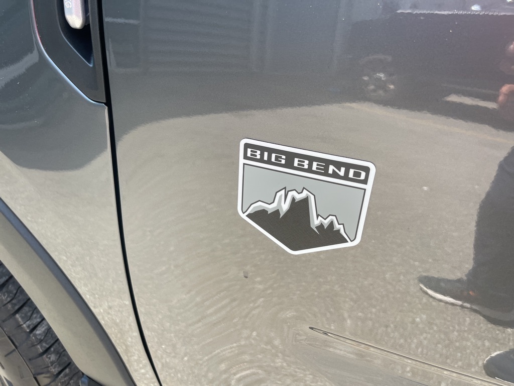 Vehicle image 31 of 40