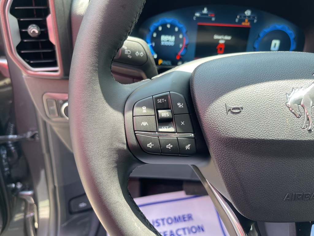 Vehicle image 18 of 40