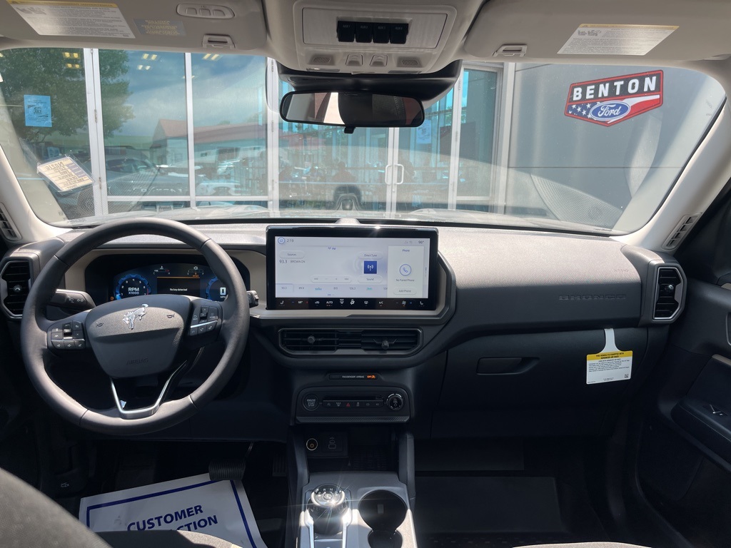 Vehicle image 17 of 40