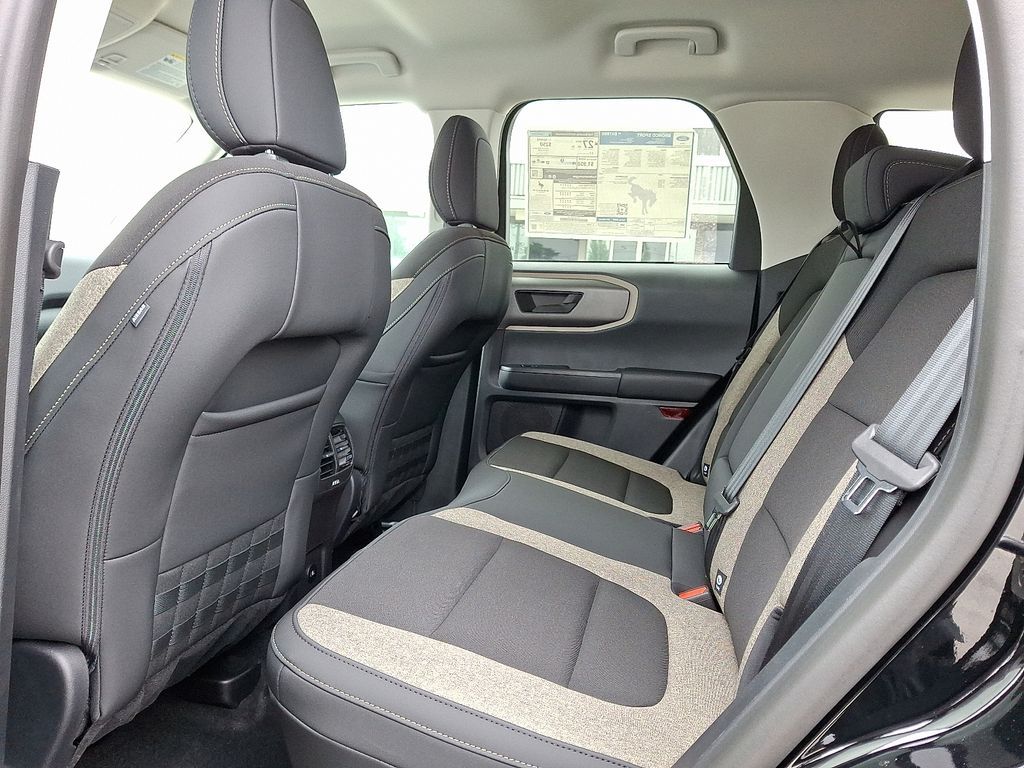 Vehicle image 7 of 13