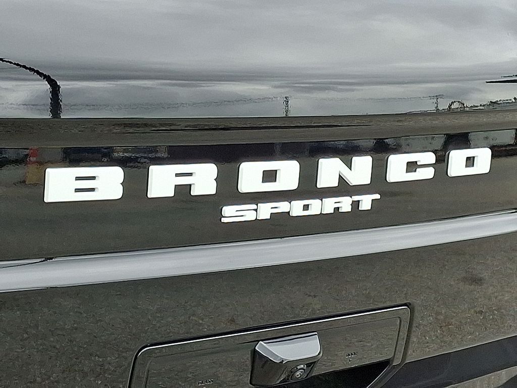Vehicle image 11 of 13