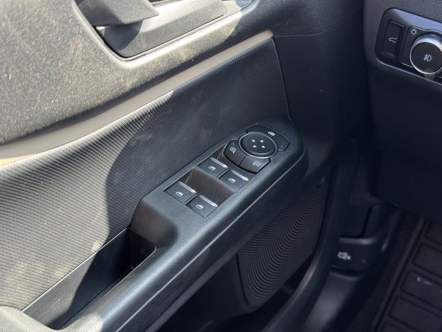 Vehicle image 29 of 34