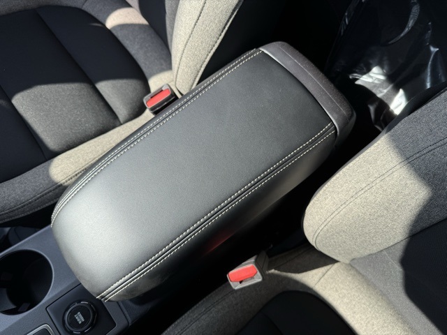 Vehicle image 26 of 34