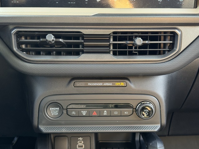Vehicle image 19 of 34