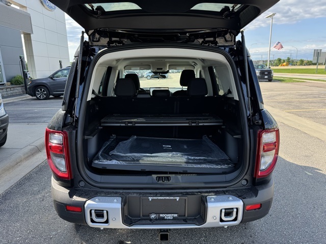 Vehicle image 7 of 34