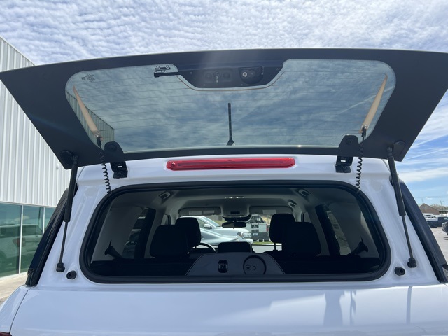 Vehicle image 6 of 32