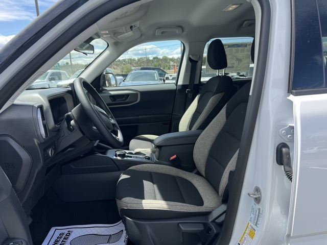 Vehicle image 9 of 32