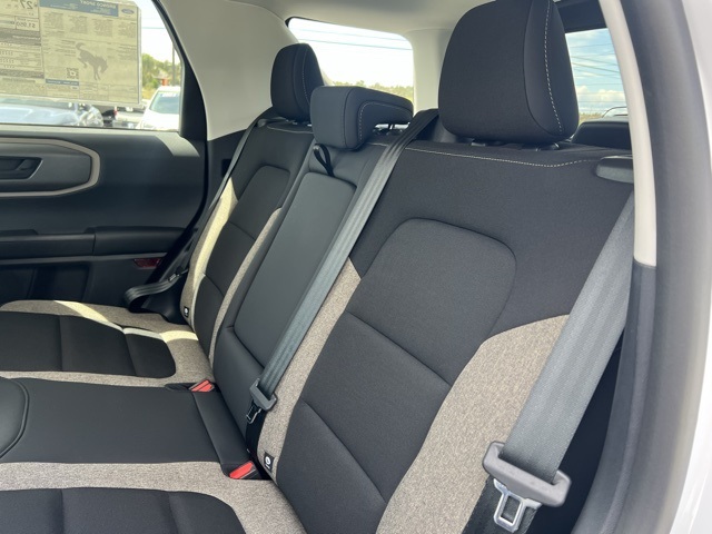Vehicle image 15 of 32