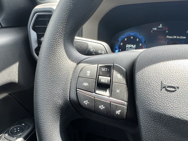 Vehicle image 27 of 32
