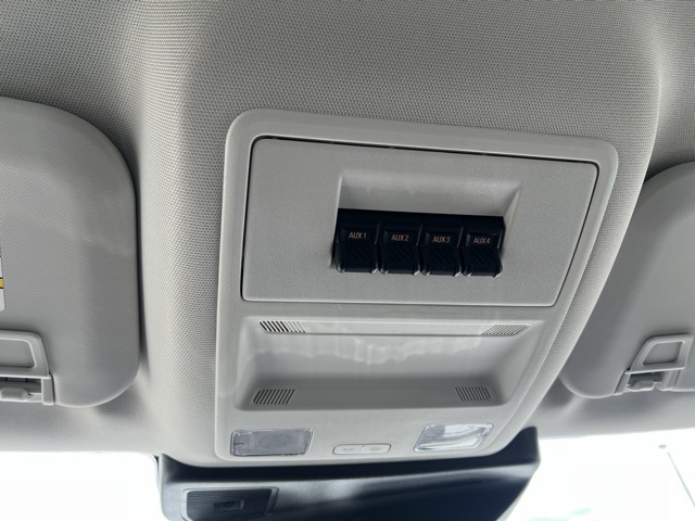 Vehicle image 22 of 32