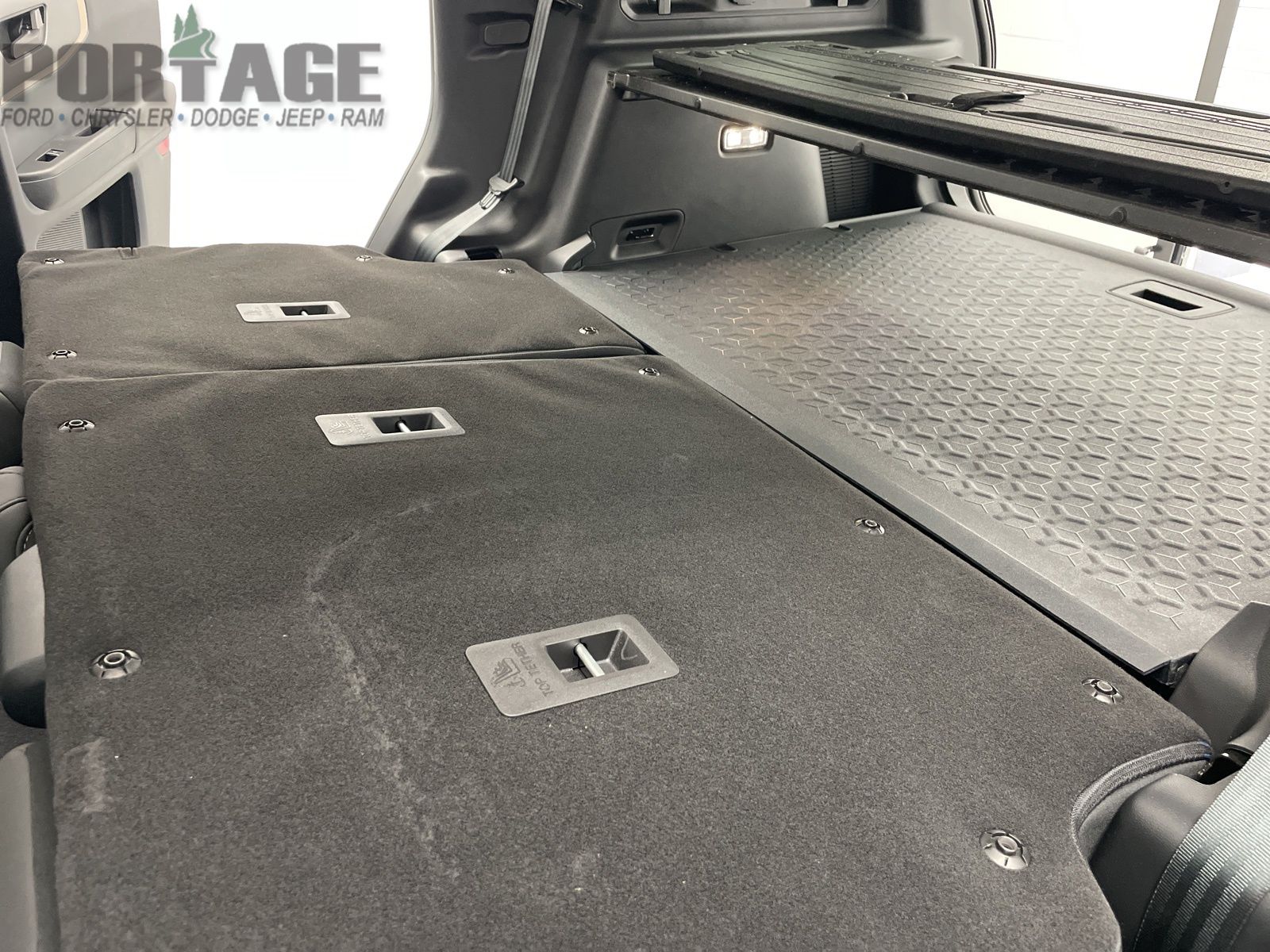 Vehicle image 11 of 39