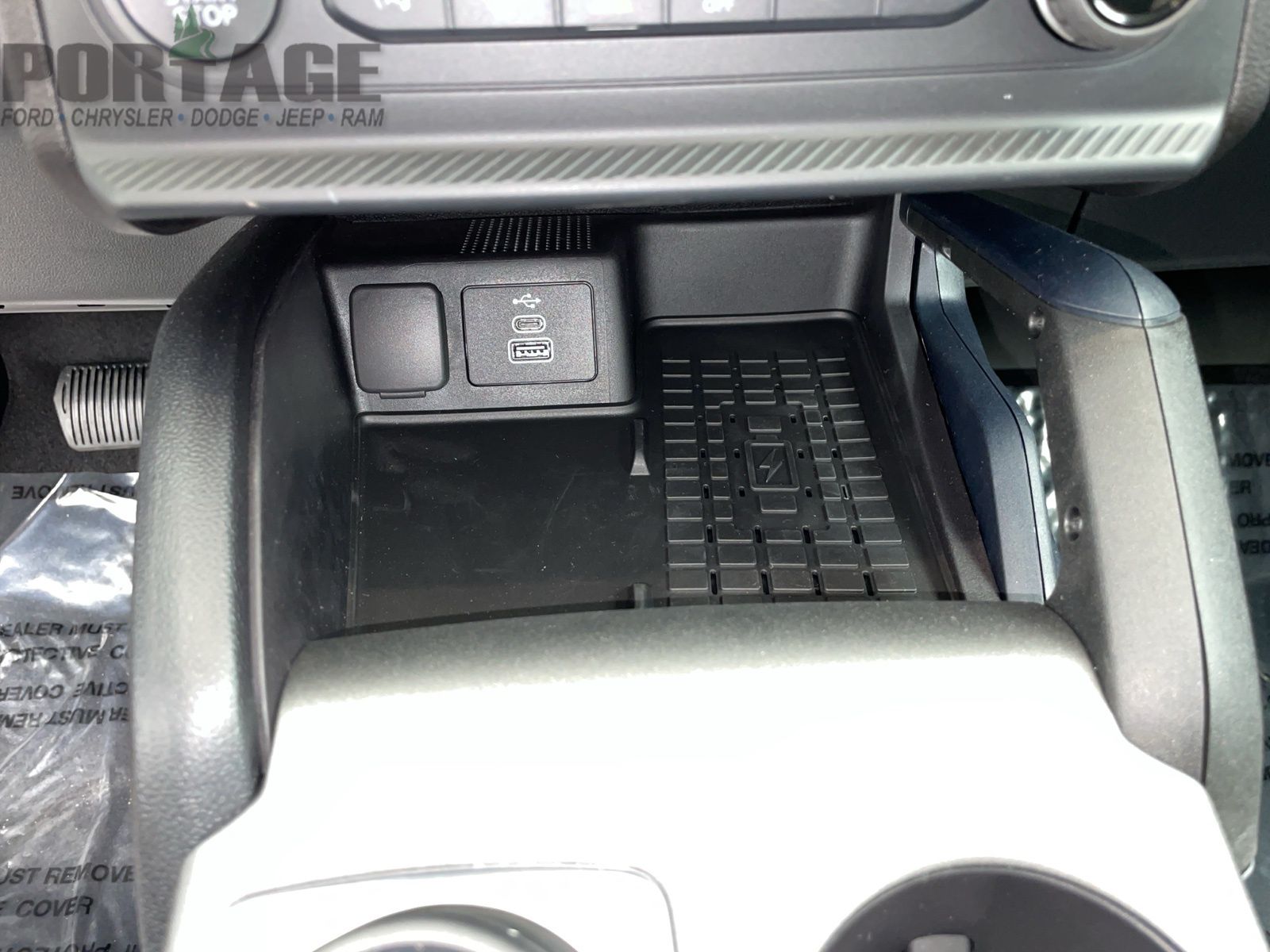 Vehicle image 37 of 39