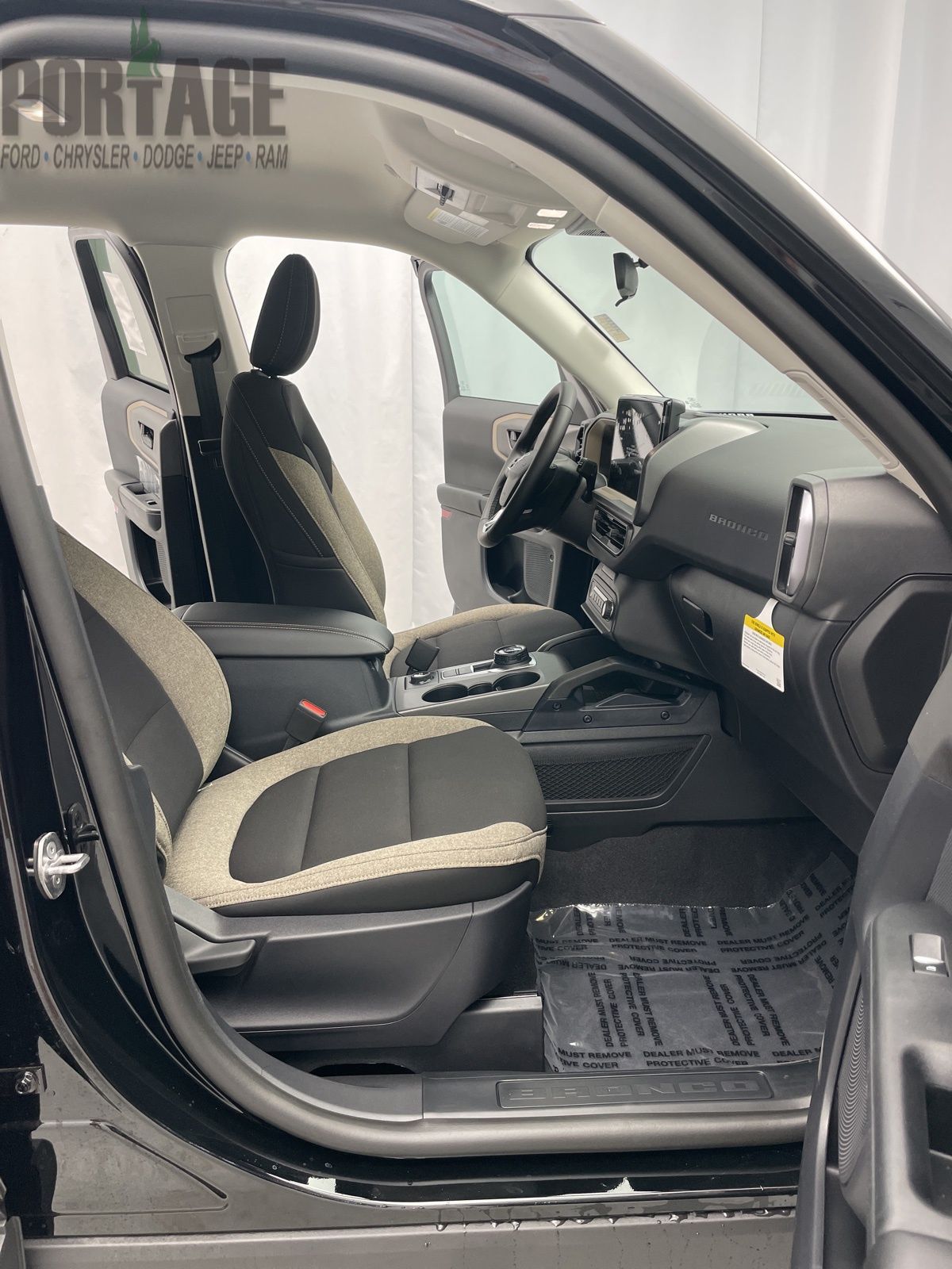Vehicle image 28 of 39