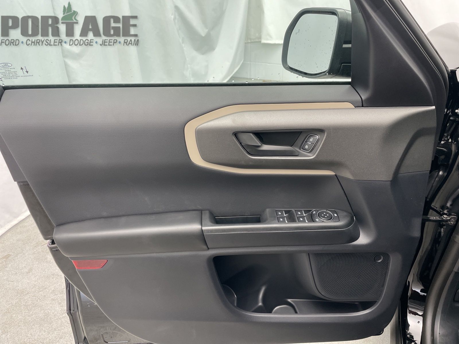 Vehicle image 24 of 39