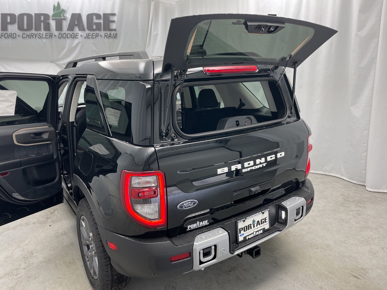 Vehicle image 36 of 39