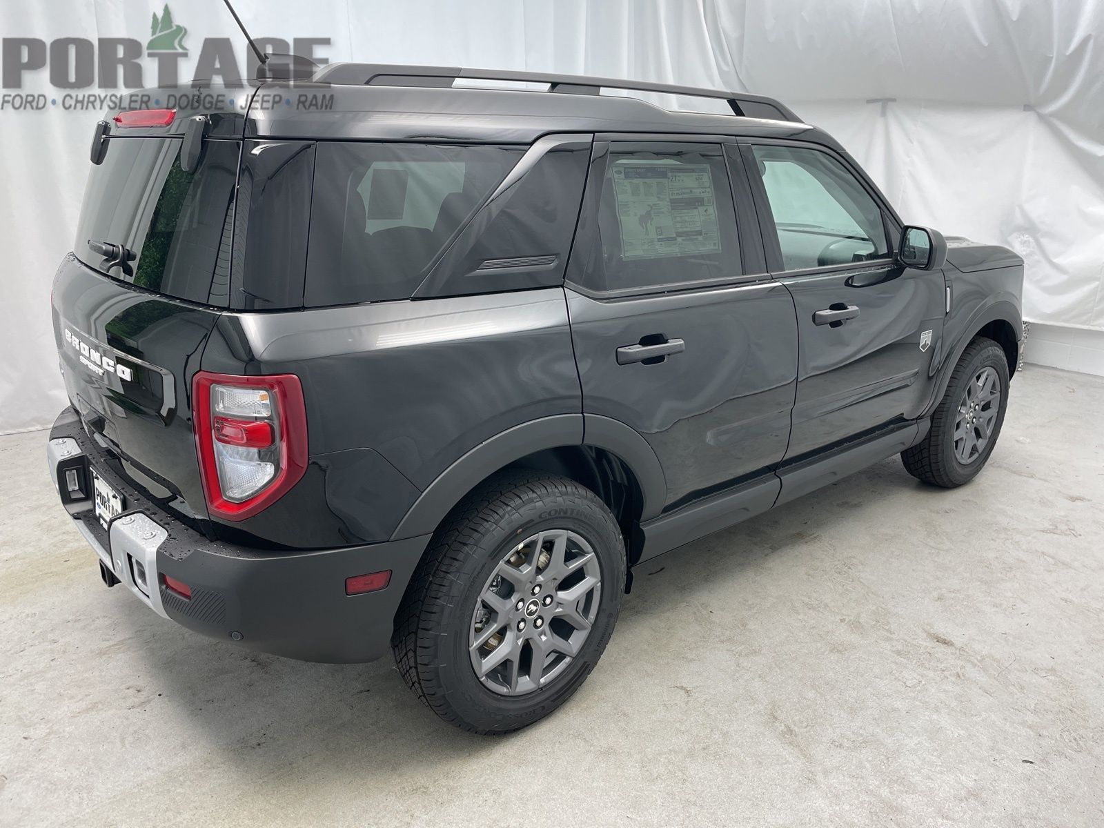 Vehicle image 4 of 39
