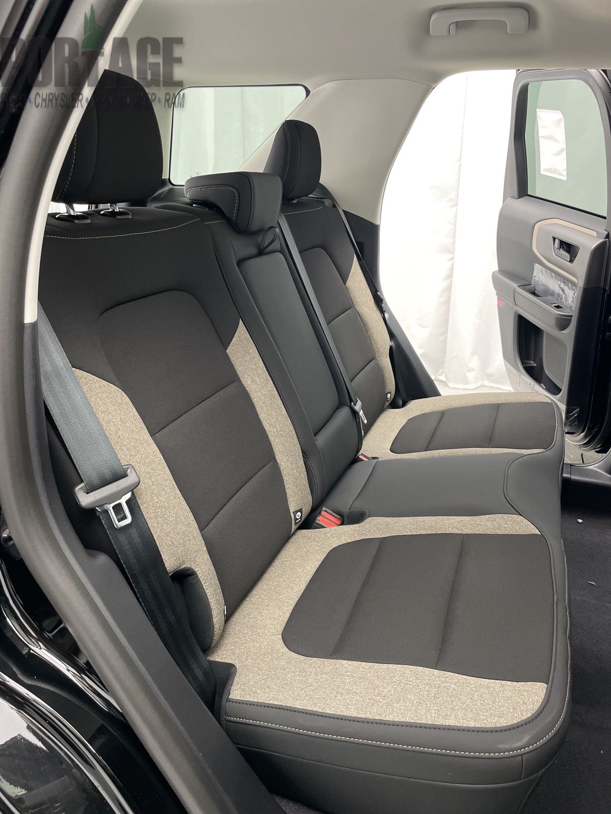 Vehicle image 13 of 39