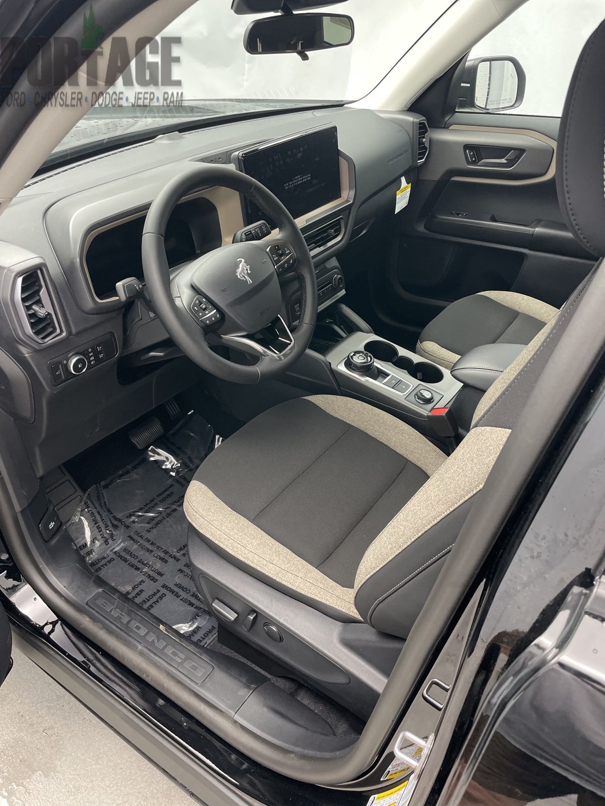 Vehicle image 17 of 39