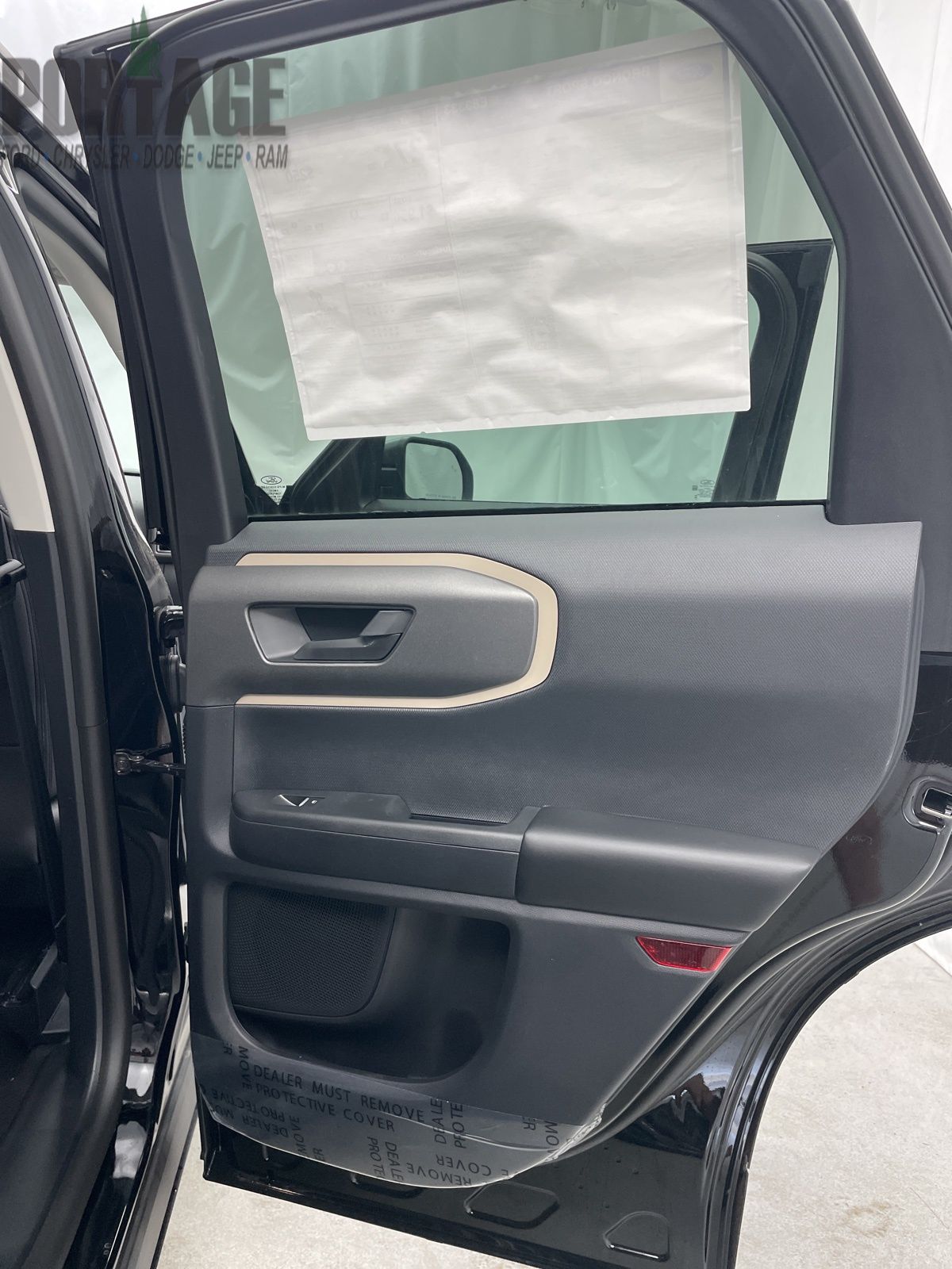 Vehicle image 33 of 39
