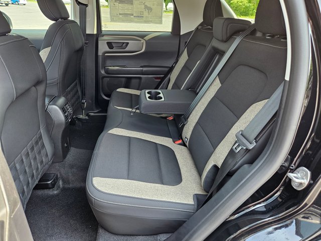 Vehicle image 5 of 6
