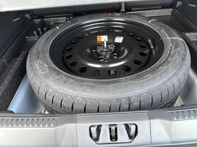 Vehicle image 14 of 39