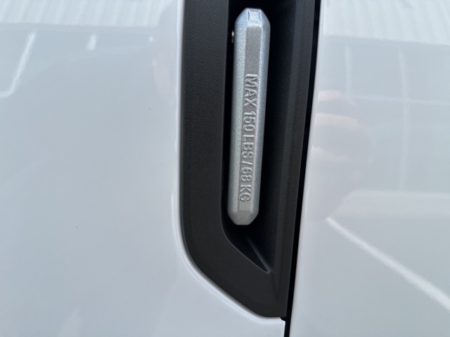 Vehicle image 18 of 39