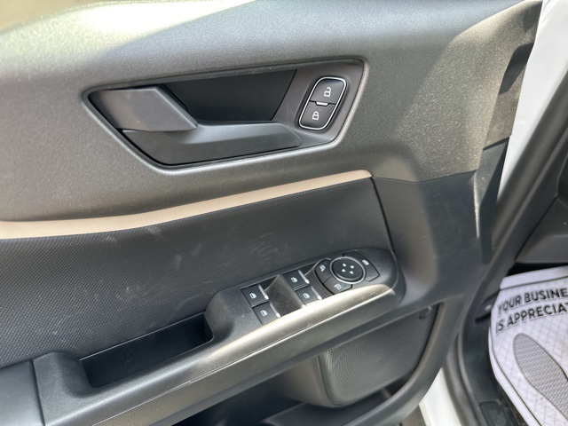 Vehicle image 21 of 39