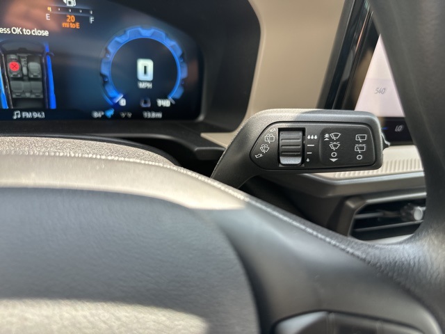 Vehicle image 31 of 39