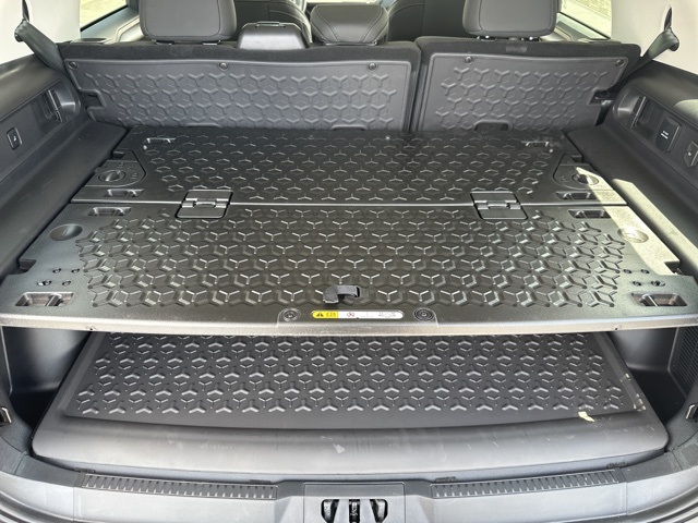Vehicle image 13 of 39