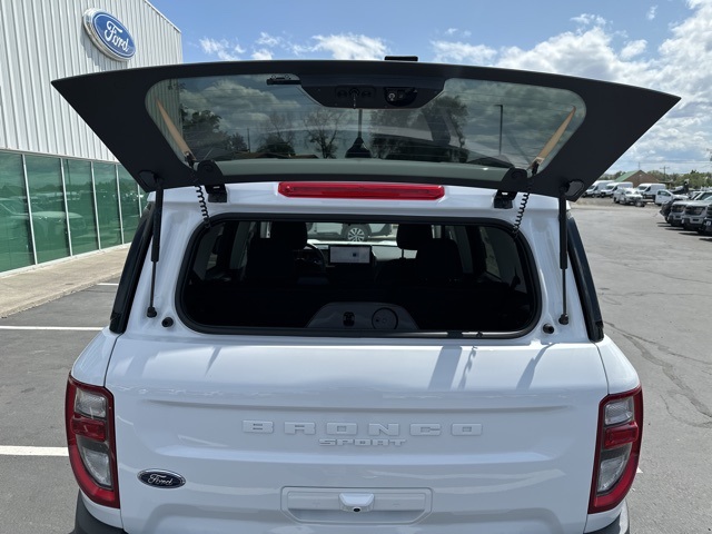 Vehicle image 9 of 39