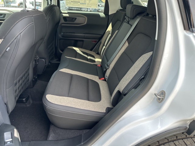 Vehicle image 23 of 39