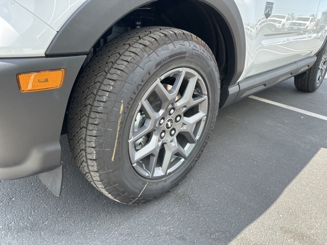 Vehicle image 17 of 39