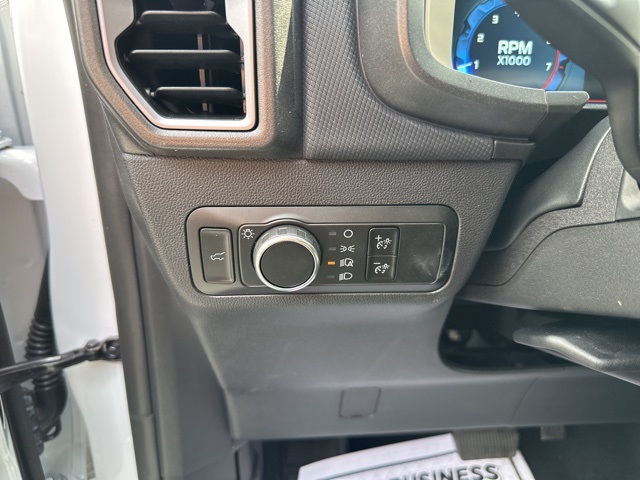 Vehicle image 26 of 39