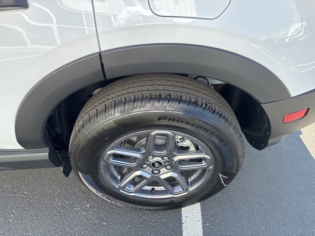 Vehicle image 10 of 28