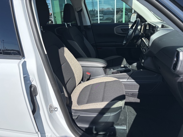 Vehicle image 16 of 28