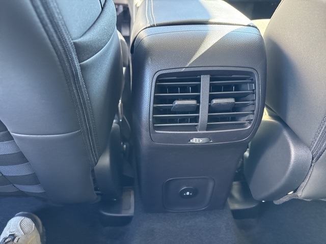 Vehicle image 24 of 28