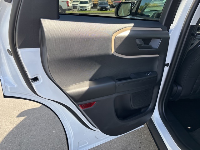 Vehicle image 23 of 28