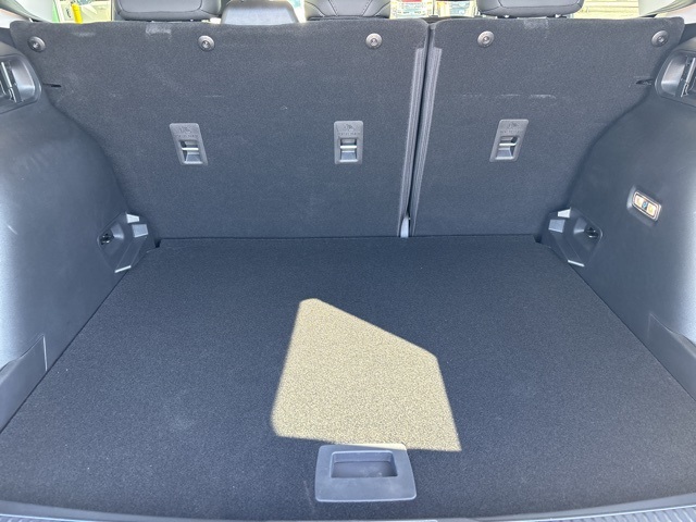 Vehicle image 13 of 28