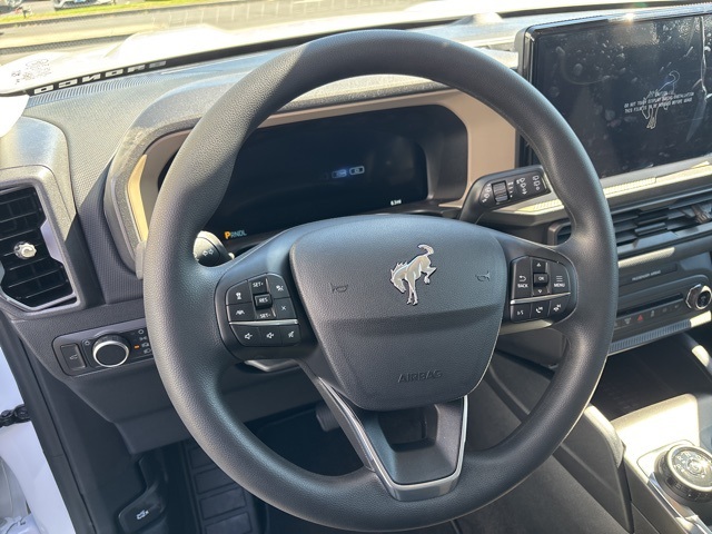 Vehicle image 21 of 28