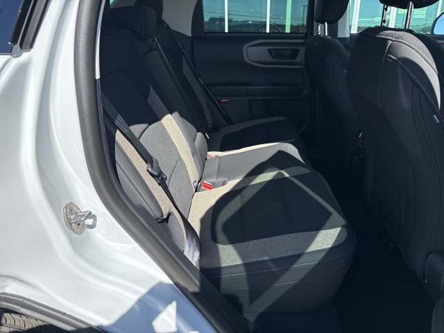 Vehicle image 17 of 28
