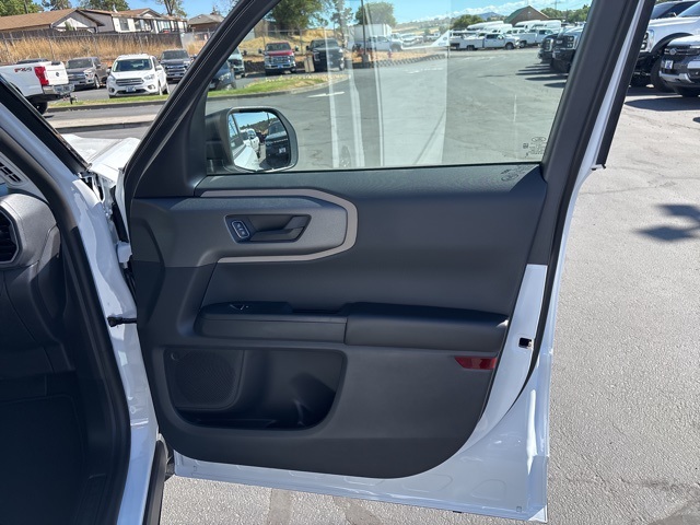 Vehicle image 27 of 28