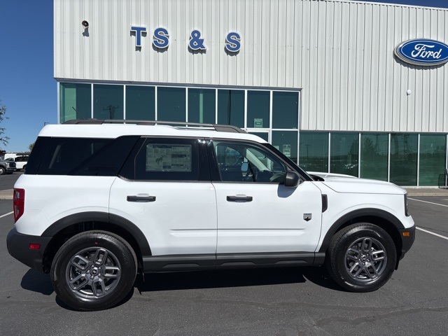 Vehicle image 4 of 28
