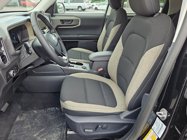 Vehicle image 5 of 6