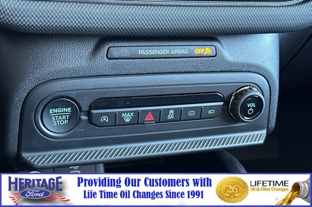 Vehicle image 17 of 23